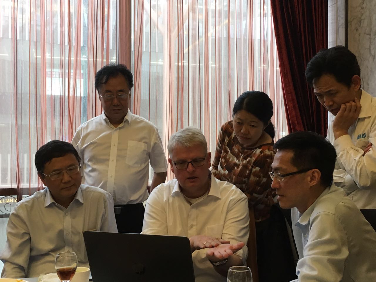 德國哈茲馬克公司及天津水泥設計院相關(guān)領導蒞臨山美股份參觀交流