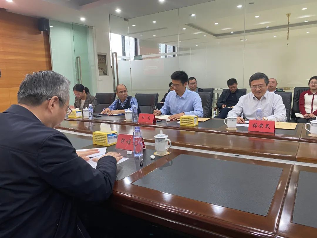 奉賢區(qū)人大常委會黨組書記、主任張培榮一行蒞臨上海山美股份開展“優(yōu)環(huán)境、穩(wěn)經(jīng)濟(jì)”大走訪大調(diào)研
